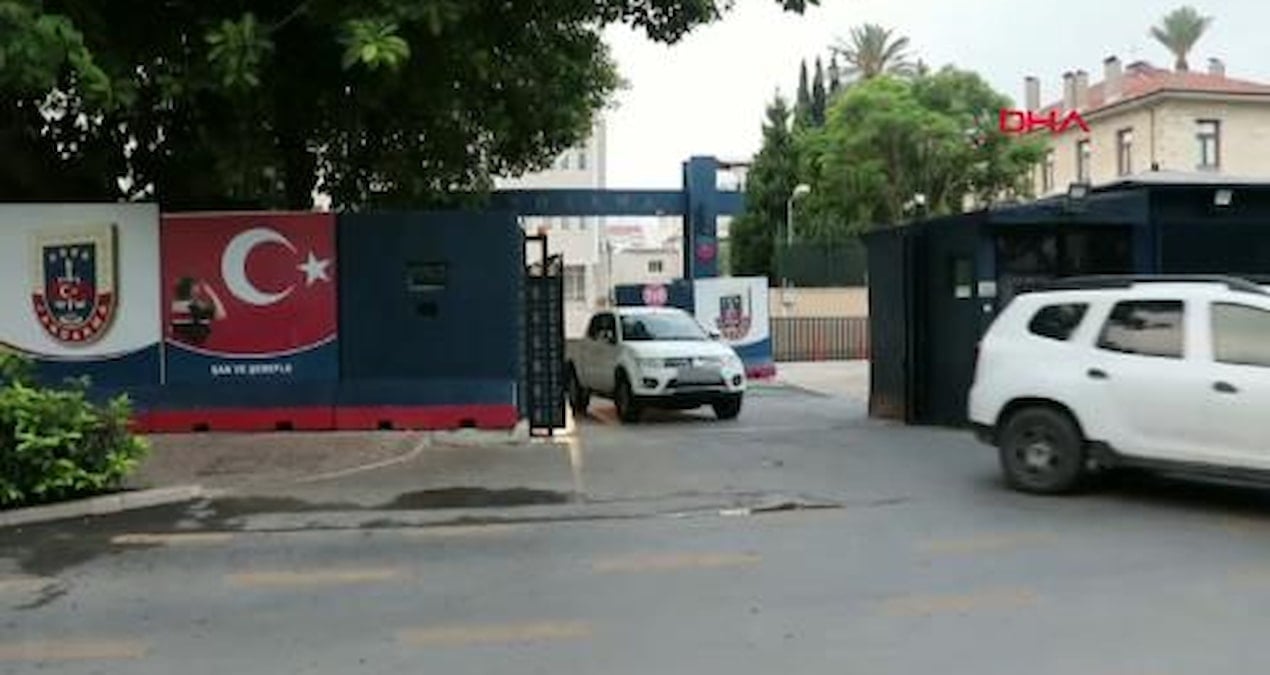 Mersin’de tarihi eser, el yazması 6 kitap yakalandı