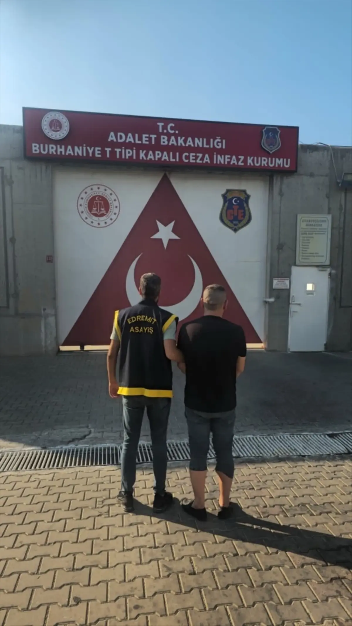 Firari Hükümlü Edremit’te Yakalandı