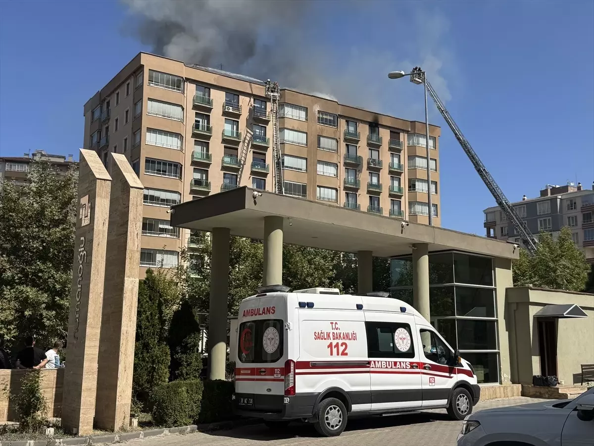 kayseride apartman catisinda yangin qDWtISEz