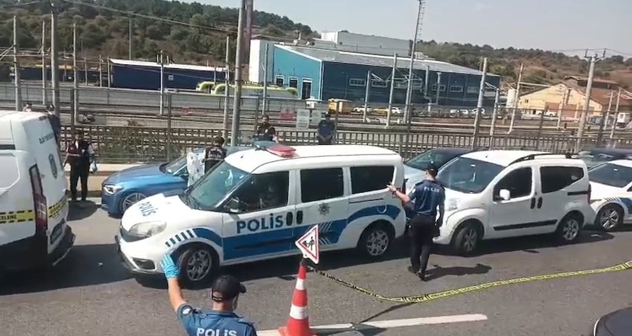 kucukcekmecede hareketli dakikalar aracta cesedi bulundu TKSdJU2w