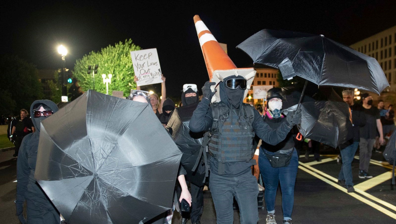 trumpin teror orgutu ilan ettigi antifa nedir AIReXJtF