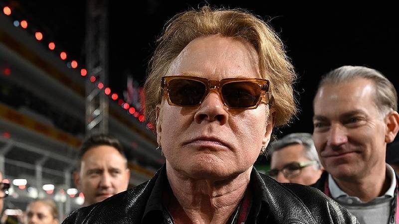 guns n rose solisti konserde filistin bayragi acti VmgQ2g4u