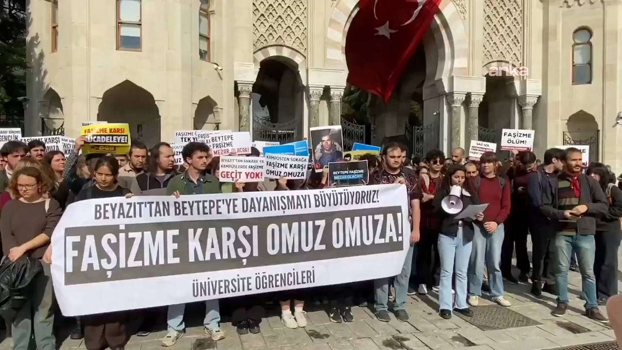 istanbul universitesi ogrencilerinden hacettepedeki doner bicakli saldiriya protesto jM91B7Rj.jpg