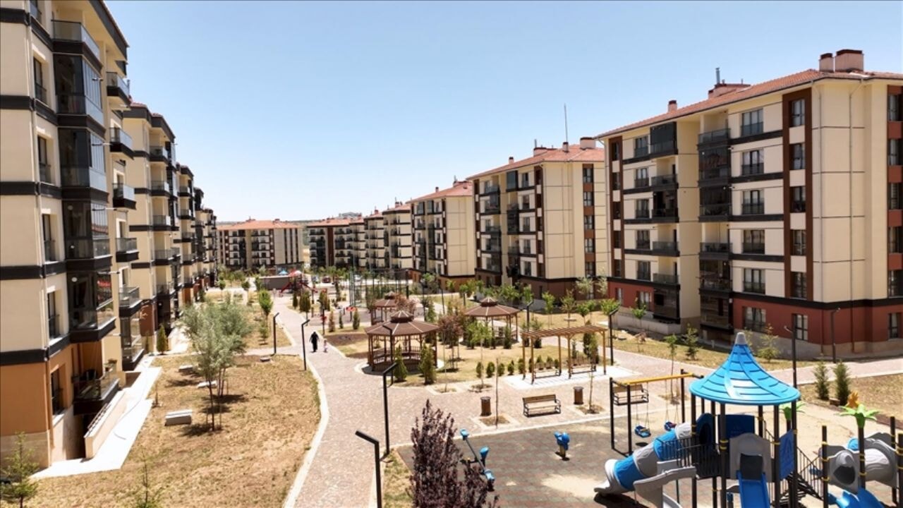 toki merak edilenleri 500 bin sosyal konut paylasti LnPrAD9a.webp