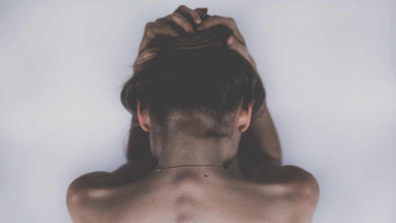 uzmani uyardi uykusuzluk ve alkol kume bas agrilarini tetikleyebilir v15VpBXI.jpg